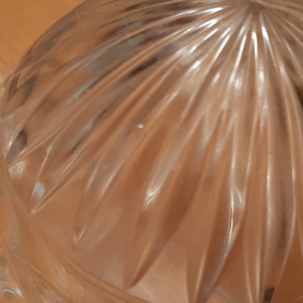 Cut Crystal Egg - Picture 4 of 6